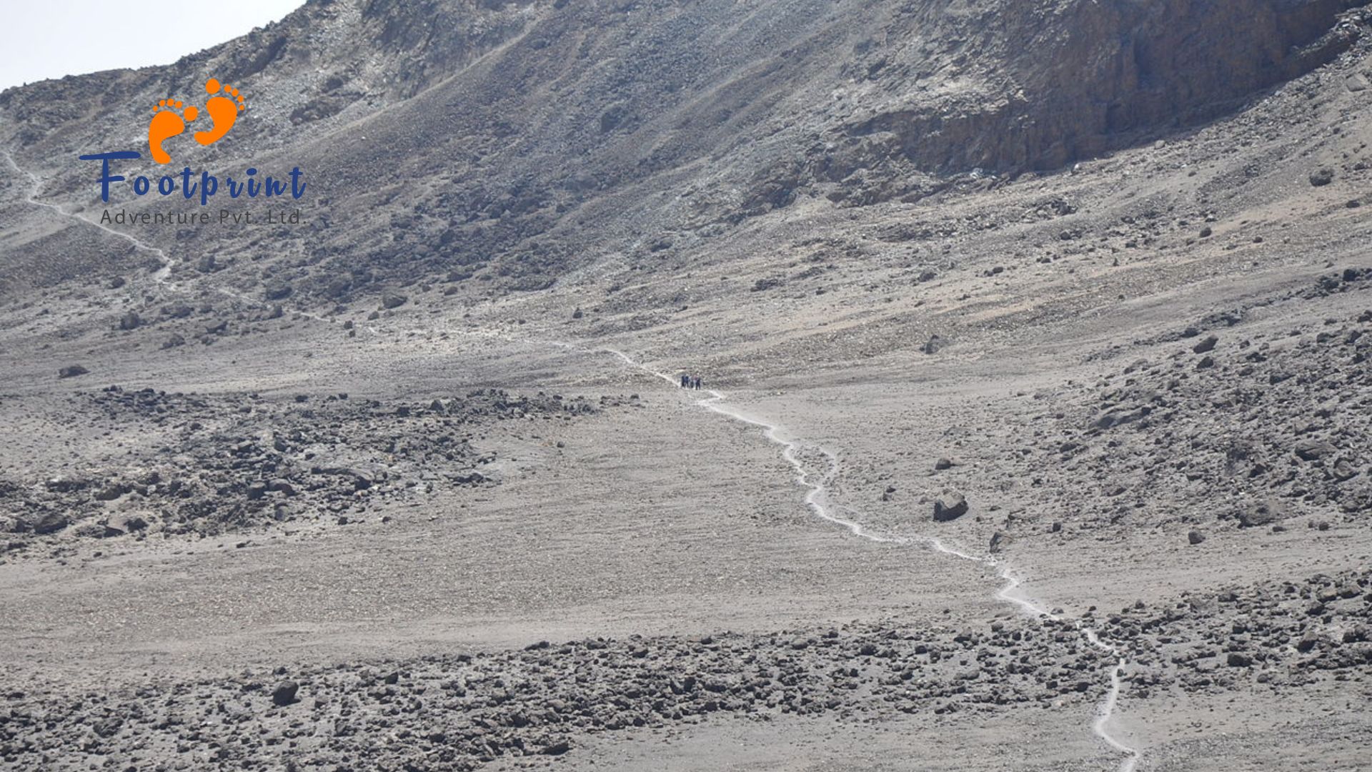 the-long-trail-through-the-alpine-desert-kilimanjaro